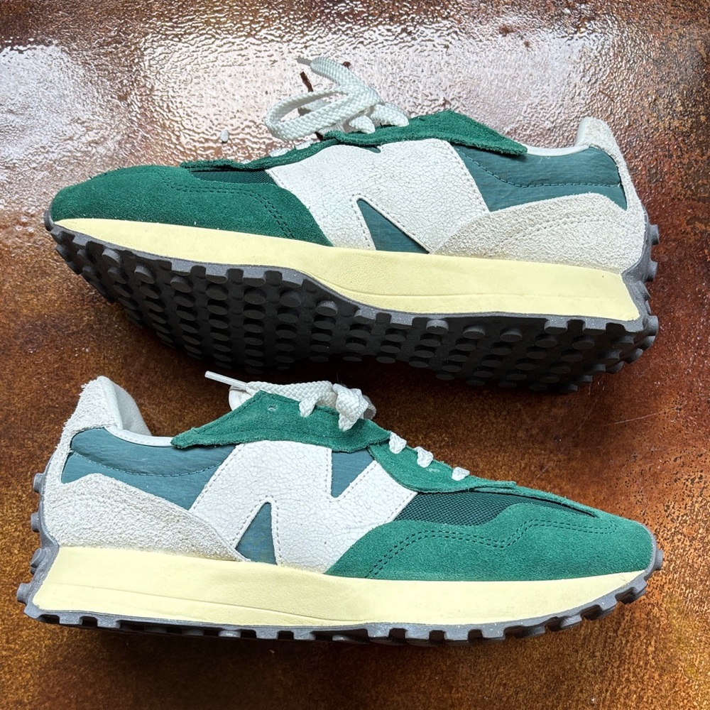 New Balance 327 Emerald Green